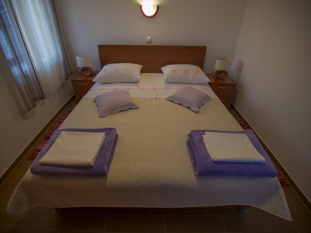Apartments Punta Starigrad Paklenica Esterno foto