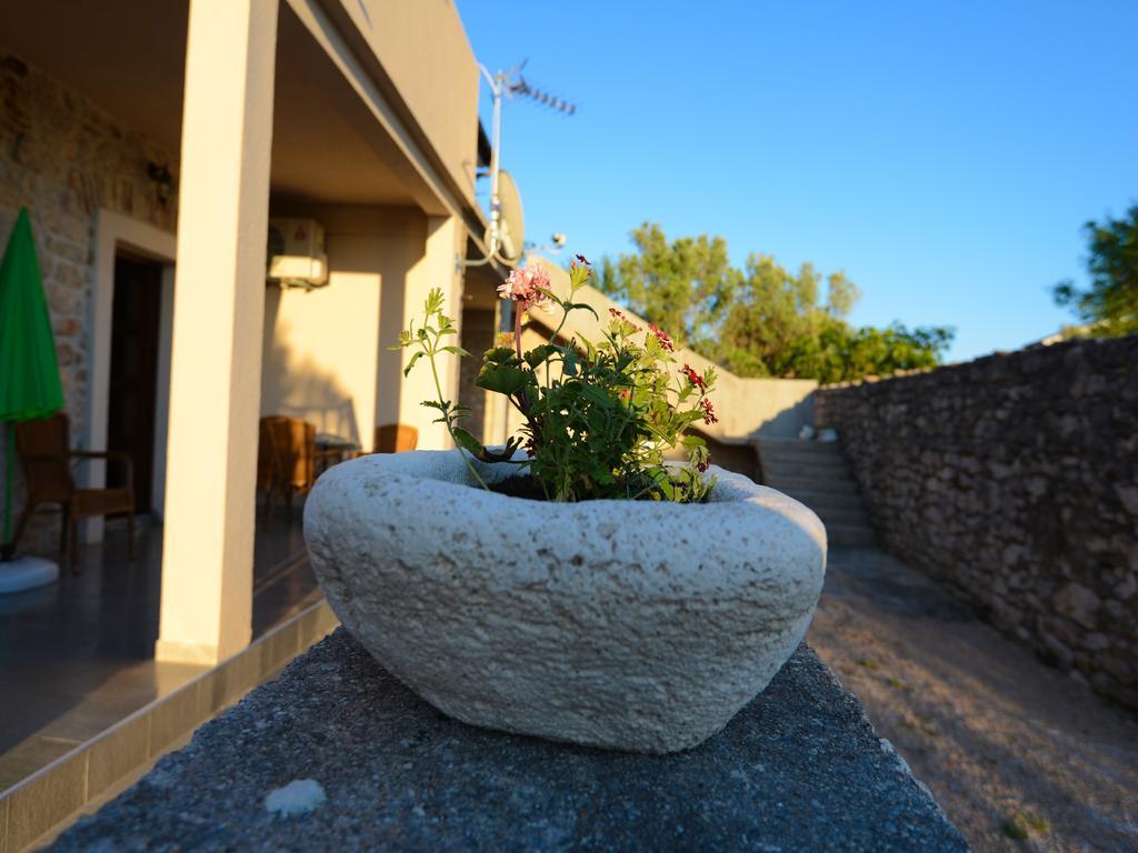 Apartments Punta Starigrad Paklenica Esterno foto