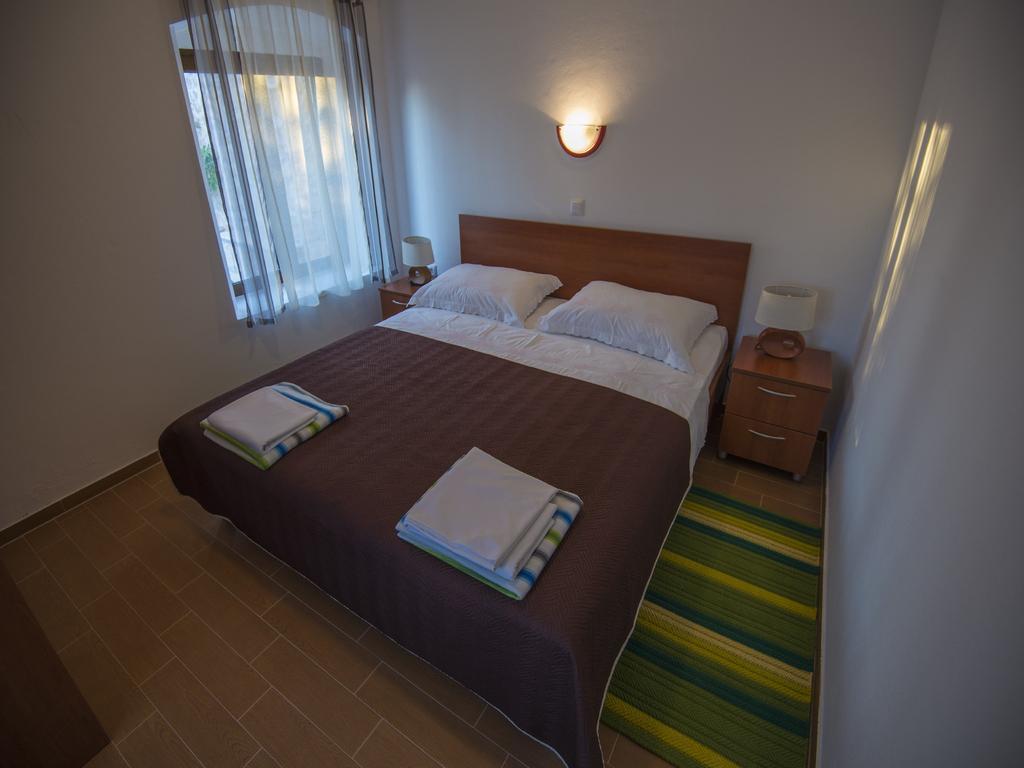 Apartments Punta Starigrad Paklenica Esterno foto