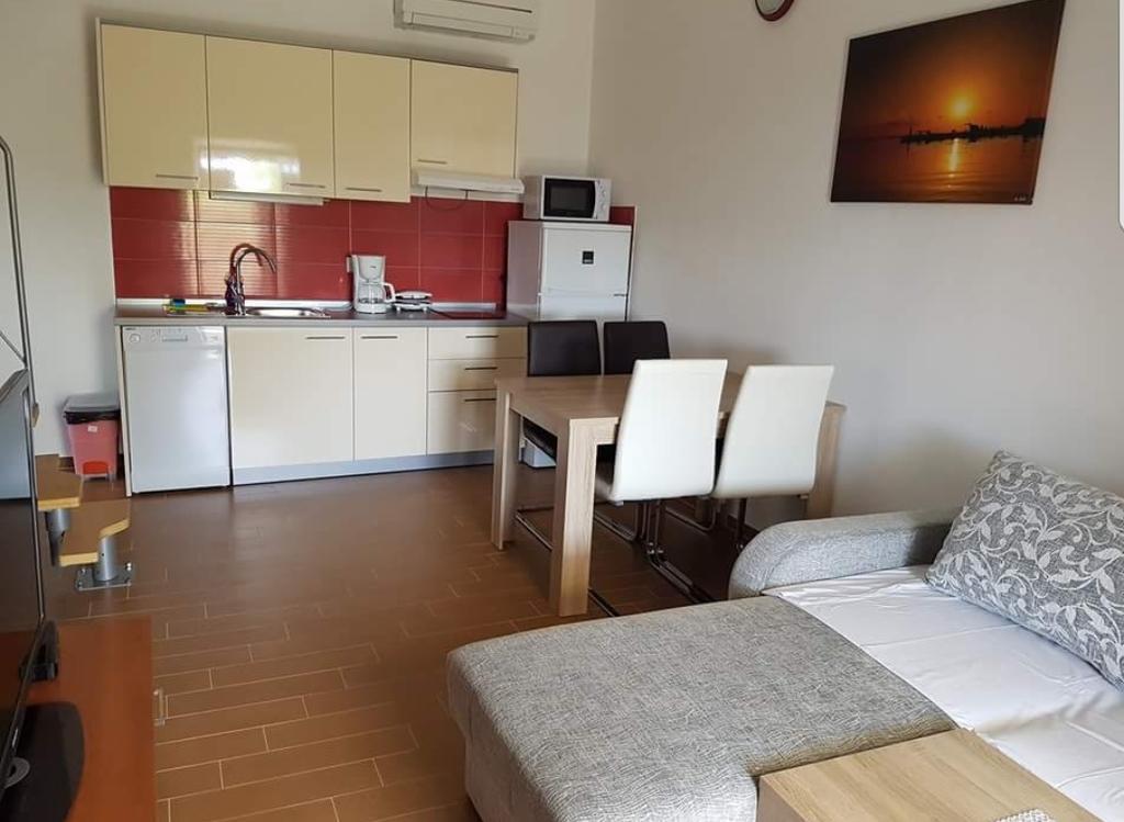 Apartments Punta Starigrad Paklenica Esterno foto